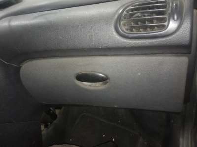 Recambio de guantera para peugeot 206 berlina 1998-2010 e-music referencia OEM IAM   