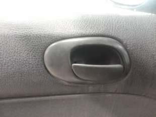 Recambio de maneta interior delantera izquierda para peugeot 206 berlina 1998-2010 e-music referencia OEM IAM   