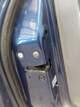 Recambio de cerradura puerta trasera izquierda para kia carens 2002-2006 2.0 crdi ex monovolumen referencia OEM IAM   