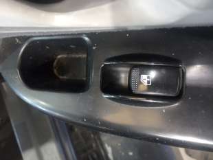Recambio de mando elevalunas delantero derecho para kia carens 2002-2006 2.0 crdi ex monovolumen referencia OEM IAM   
