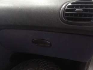 Recambio de guantera para peugeot 206 berlina 1998-2010 xr referencia OEM IAM   