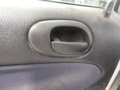 Recambio de maneta interior trasera izquierda para peugeot 206 berlina 1998-2010 xr referencia OEM IAM   