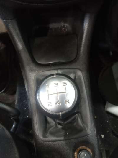 Recambio de pomo palanca cambio para peugeot 206 berlina 1998-2010 xr referencia OEM IAM   