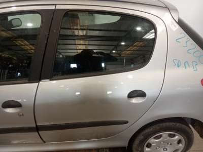 Recambio de puerta trasera izquierda para peugeot 206 berlina 1998-2010 xr referencia OEM IAM   