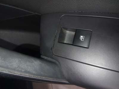 Recambio de mando elevalunas delantero derecho para opel insignia berlina 2008-2017 sportive referencia OEM IAM   
