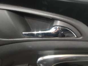 Recambio de maneta interior delantera derecha para opel insignia berlina 2008-2017 sportive referencia OEM IAM   