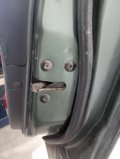 Recambio de cerradura puerta delantera derecha para kia sorento 2002-2010 2.5 crdi ex referencia OEM IAM   