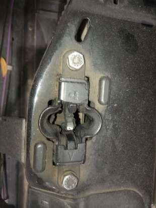 Recambio de cerradura capo para mercedes-benz clase c (w202) 1993-2000 c 220 cdi (202.133) referencia OEM IAM   