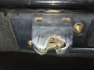 Recambio de cerradura maletero / porton para mercedes-benz clase c (w202) 1993-2000 c 220 cdi (202.133) referencia OEM IAM   