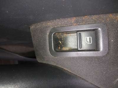 Recambio de mando elevalunas trasero derecho para volkswagen polo v (6r1, 6c1) 2009- 1.6 tdi referencia OEM IAM   
