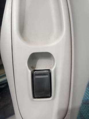 Recambio de mando elevalunas delantero derecho para nissan almera tino (v10) 1998-2006 2.2 dci referencia OEM IAM   