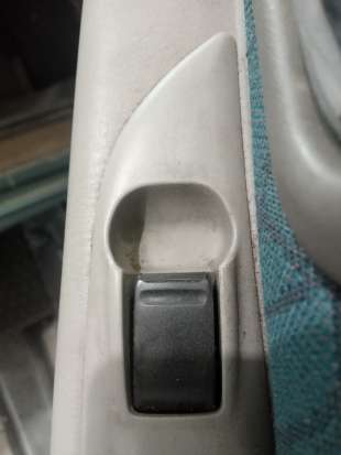 Recambio de mando elevalunas trasero derecho para nissan almera tino (v10) 1998-2006 2.2 dci referencia OEM IAM   