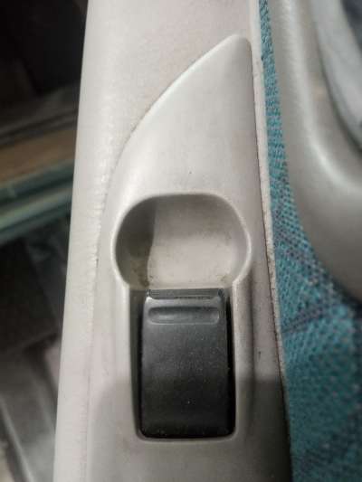 Recambio de mando elevalunas trasero derecho para nissan almera tino (v10) 1998-2006 2.2 dci referencia OEM IAM   