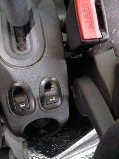 Recambio de mando elevalunas trasero derecho para citroën c3 1995-2010 1.4 collection referencia OEM IAM   
