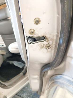 Recambio de cerradura puerta trasera derecha para land rover freelander i (l314) 1998-2006 2.5 v6 4x4 referencia OEM IAM   