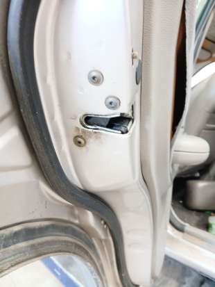 Recambio de cerradura puerta trasera izquierda para land rover freelander i (l314) 1998-2006 2.5 v6 4x4 referencia OEM IAM   
