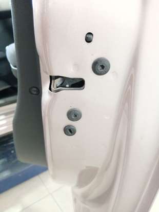 Recambio de cerradura puerta delantera derecha para peugeot 208 i (ca_, cc_) 2012- 1.2 vti 82 referencia OEM IAM   
