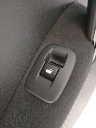Recambio de mando elevalunas trasero izquierdo para peugeot 208 i (ca_, cc_) 2012- 1.2 vti 82 referencia OEM IAM   