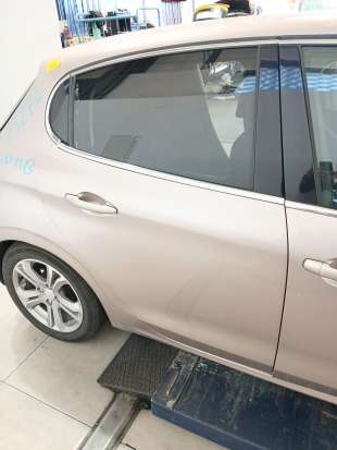 Recambio de puerta trasera derecha para peugeot 208 i (ca_, cc_) 2012- 1.2 vti 82 referencia OEM IAM   