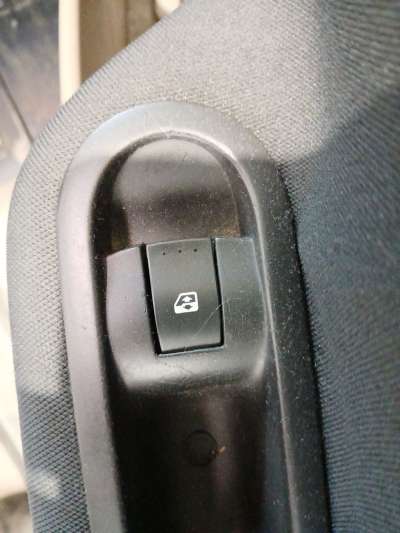 Recambio de mando elevalunas trasero derecho para renault megane ii berlina 5p 2002-2009 authentique referencia OEM IAM   