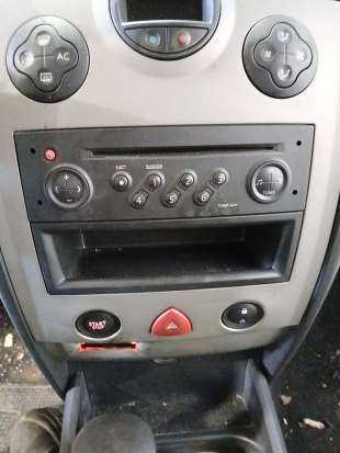 Recambio de sistema audio / radio cd para renault megane ii berlina 5p 2002-2009 authentique referencia OEM IAM   