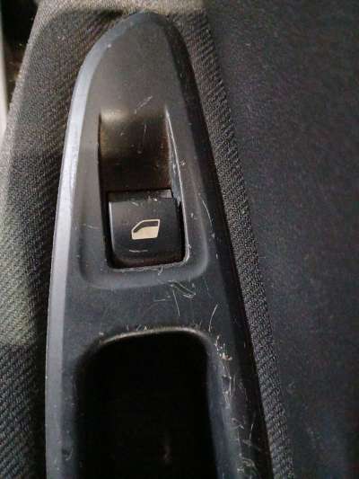 Recambio de mando elevalunas trasero derecho para peugeot 308 2007-2013 sportium referencia OEM IAM   