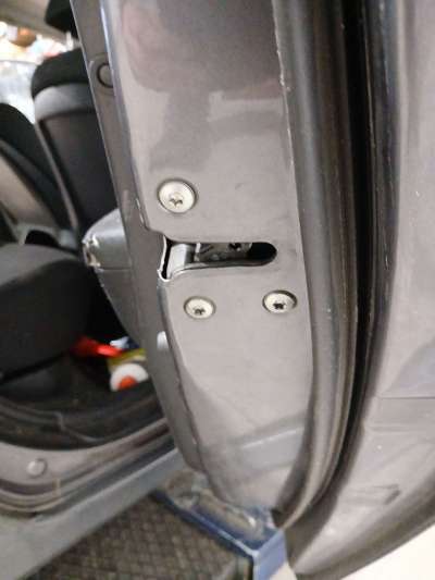 Recambio de cerradura puerta trasera derecha para hyundai i30 (fd) 2007-2012 1.6 crdi referencia OEM IAM   