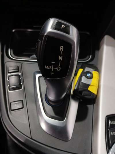 Recambio de pomo palanca cambio para bmw serie 3 lim. (f30) 2011-2015 318d referencia OEM IAM   