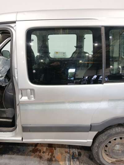 Recambio de puerta trasera izquierda para peugeot partner (s2) 2002-2008 combi plus referencia OEM IAM   