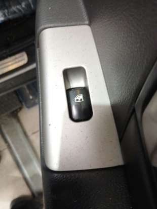 Recambio de mando elevalunas trasero derecho para hyundai santa fé ii (cm) 2005-2015 2.2 crdi referencia OEM IAM   