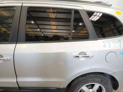 Recambio de puerta trasera izquierda para hyundai santa fé ii (cm) 2005-2015 2.2 crdi referencia OEM IAM   