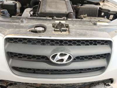 Recambio de rejilla delantera para hyundai santa fé ii (cm) 2005-2015 2.2 crdi referencia OEM IAM   