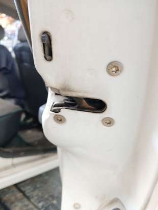 Recambio de cerradura puerta trasera derecha para peugeot 309 ii (3c, 3a) 1989-1993 1.4 referencia OEM IAM   