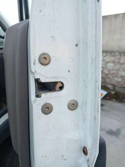 Recambio de cerradura puerta delantera derecha para renault trucks mascott caja/chasis 1999-2013 130 referencia OEM IAM   