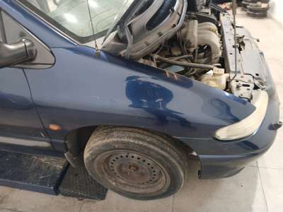 Recambio de aleta delantera derecha para chrysler voyager (gs) 1995-2001 2.4 referencia OEM IAM   