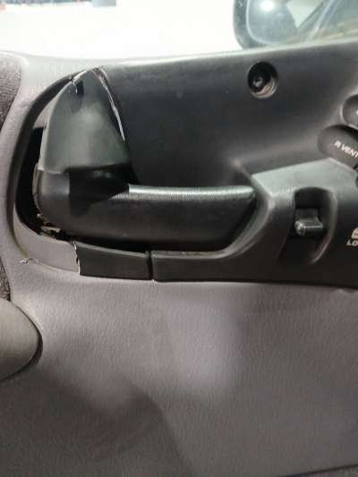 Recambio de maneta interior delantera izquierda para chrysler voyager (gs) 1995-2001 2.4 referencia OEM IAM   