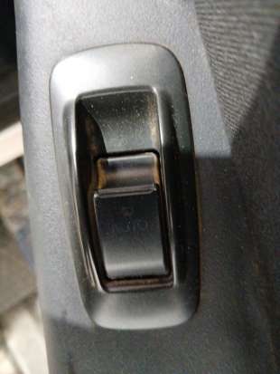 Recambio de mando elevalunas trasero derecho para toyota corolla (_e12_) 2001-2007 1.4 d (nde120_) referencia OEM IAM   