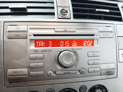 Recambio de sistema audio / radio cd para ford kuga i 2008-2012 2.0 tdci referencia OEM IAM   
