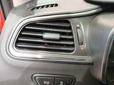Recambio de rejilla aireadora para renault kadjar (ha_, hl_) 2015- 1.6 dci 130 referencia OEM IAM 687617353R  
