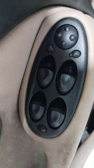 Recambio de mando elevalunas delantero izquierdo para rover 75 (rj) 1999-2005 2.0 cdti referencia OEM IAM YUD000480PUY  