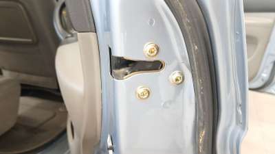 Recambio de cerradura puerta trasera derecha para daewoo tacuma (u100) 2000- 2.0 referencia OEM IAM   
