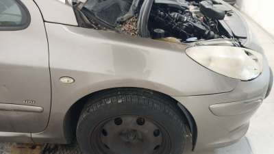 Recambio de aleta delantera derecha para peugeot 307 sw (3h) 2002-2009 1.6 hdi 110 referencia OEM IAM   