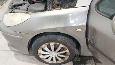Recambio de aleta delantera izquierda para peugeot 307 sw (3h) 2002-2009 1.6 hdi 110 referencia OEM IAM   