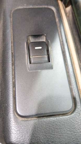 Recambio de mando elevalunas delantero derecho para land rover discovery iii (l319) 2004-2009 2.7 td 4x4 referencia OEM IAM YUD5