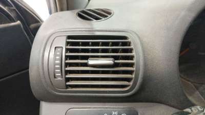 Recambio de rejilla aireadora para audi a3 (8l1) 1996-2006 1.9 tdi referencia OEM IAM 8L08209015BP  