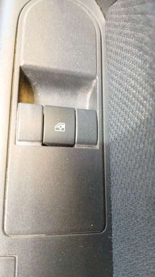Recambio de mando elevalunas delantero derecho para opel astra h (a04) 2004-2014 1.4 (l48) referencia OEM IAM 13228881  