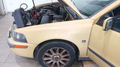 Recambio de aleta delantera izquierda para volvo v40 station wagon (645) 1995-2004 2.0 referencia OEM IAM 30802306  