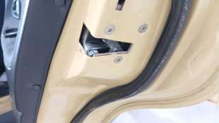 Recambio de cerradura puerta trasera derecha para volvo v40 station wagon (645) 1995-2004 2.0 referencia OEM IAM 30850811  