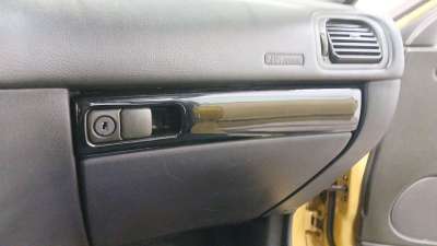 Recambio de guantera para volvo v40 station wagon (645) 1995-2004 2.0 referencia OEM IAM 30813339  