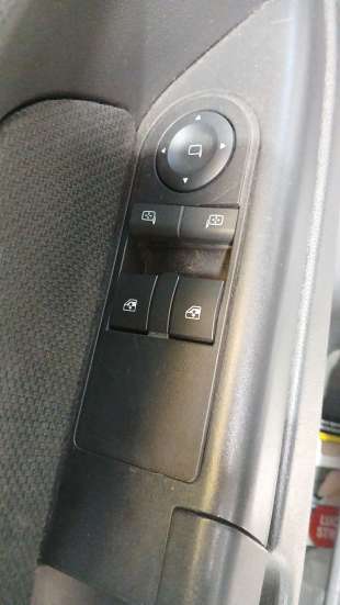 Recambio de mando elevalunas delantero izquierdo para opel astra h (a04) 2004-2014 1.7 cdti (l48) referencia OEM IAM 13228879  